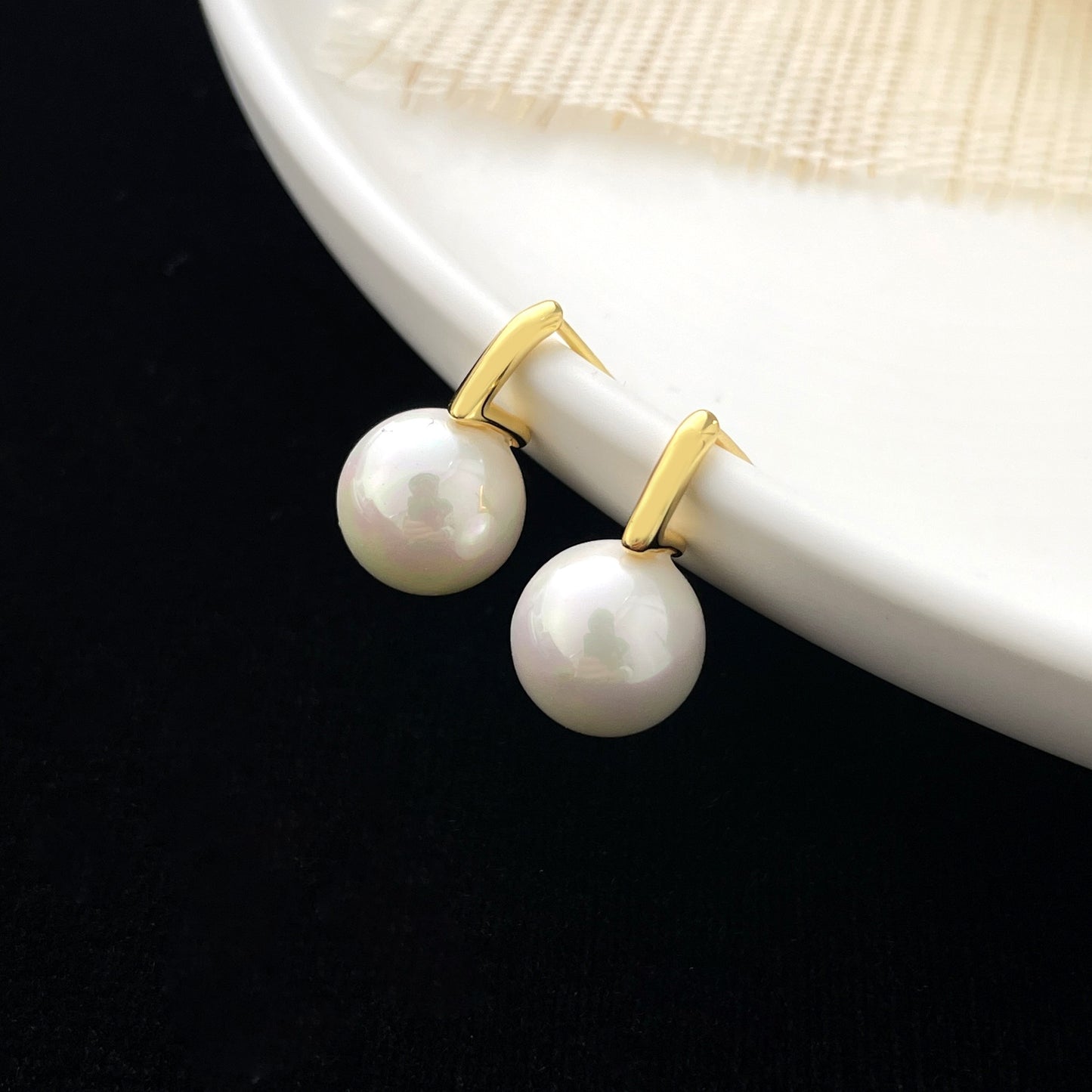 925 Sterling Silver Plated With 14k Gold, Everyday Simple Shell Pearl Earrings, Exquisite, Small And Versatile, European And American Style Earrings